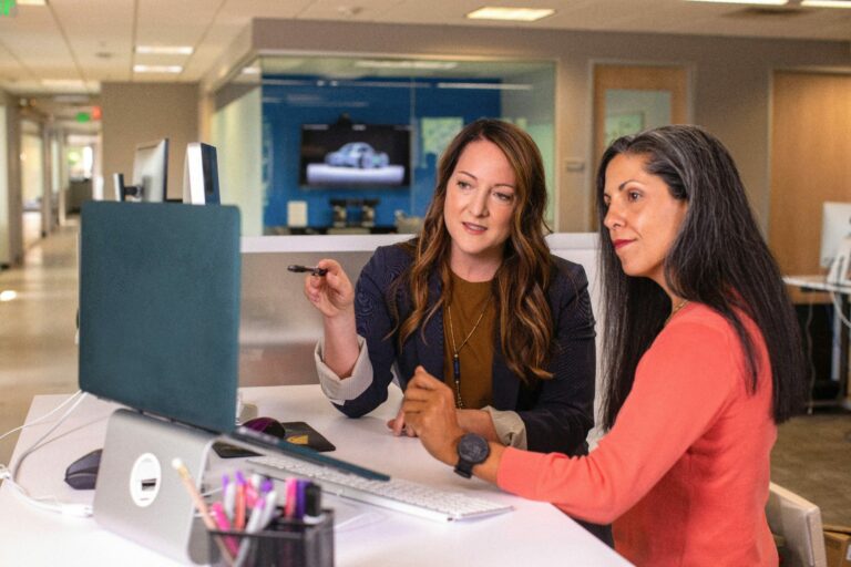 Échange avec une cliente sur la gestion de sa paie